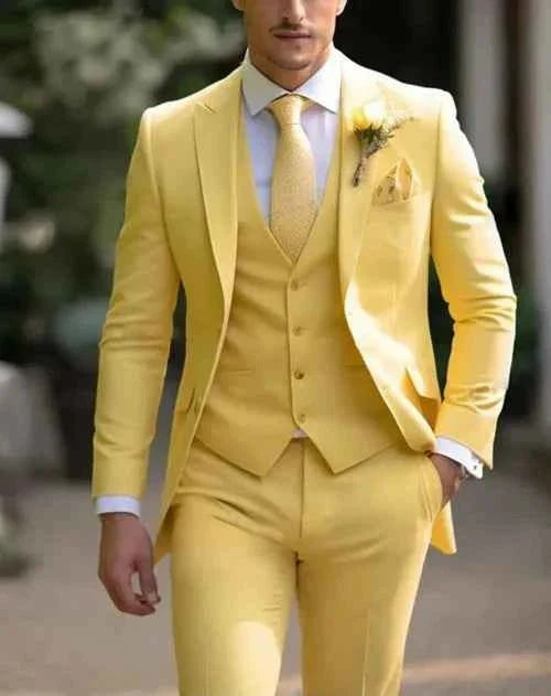Men's Three-Piece Wedding Suit with Waistcoat and Tailored Fit