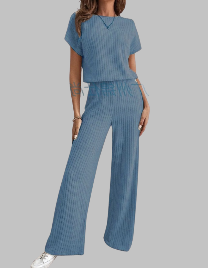 Women's Two-Piece Set with Vertical Ribbed Texture